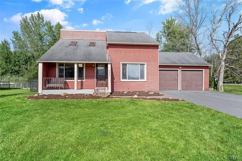 6257 Henryk Woods Rd, Cicero, NY 13039