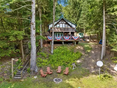 7123 Deer Path Dr, Boonville, NY 13309
