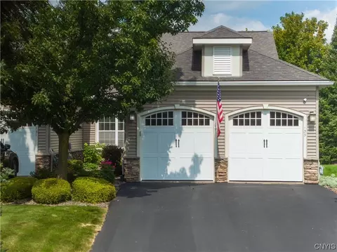 133 Avriel Dr, Fayetteville, NY 13066