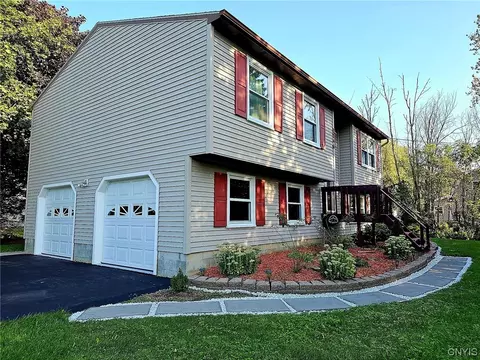 5940 Bowman Rd, East Syracuse, NY 13057