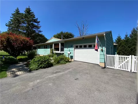 4975 W Seneca Tpke, Onondaga, NY 13215