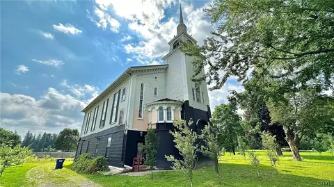 7818 Main St, Fabius, NY 13063