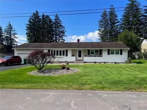 3 Bayberry Ln, Whitestown, NY 13492