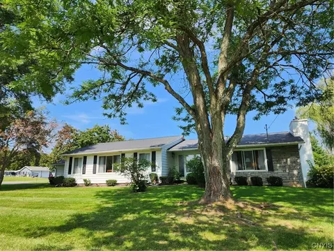 2 Devereux Ln, Whitestown, NY 13492