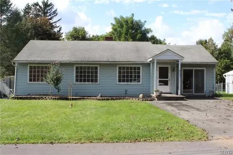 16 Kevan Cir, Manlius, NY 13104