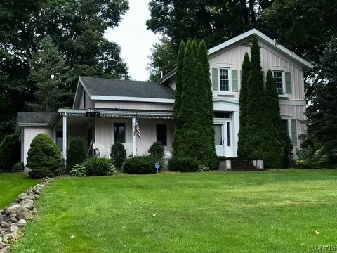 7805 Hicks Rd, Lysander, NY 13027