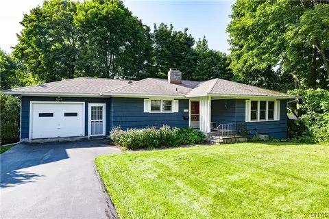 102 Beaumont Pl, Syracuse, NY 13214