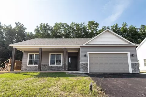 3426 Tall Tree Ln, Lysander, NY 13027