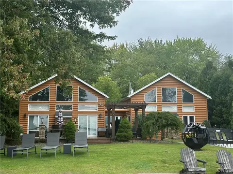2328 Lake Shore Dr, Vienna, NY 13308