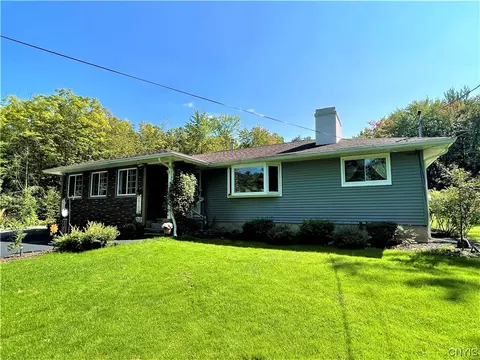 10104 Coombs Rd, Trenton, NY 13354