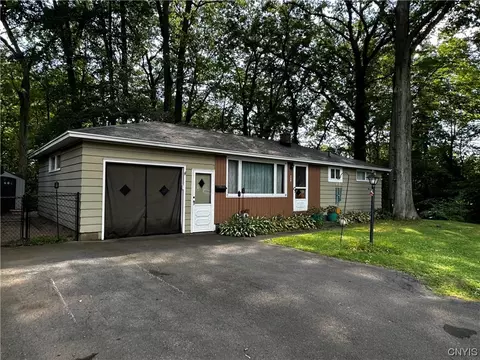 389 Chestnut St, Syracuse, NY 13212