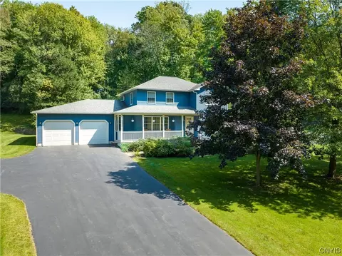9 Kathleen Dr, Oswego, NY 13126
