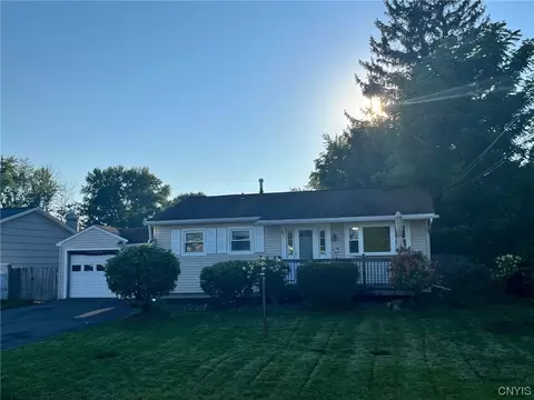 7907 Walnut Pl, Clay, NY 13090