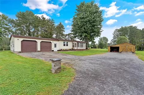 288 Peter Scott Rd, Schroeppel, NY 13132