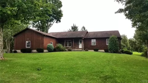 6216 Lakeshore Rd, Cicero, NY 13039