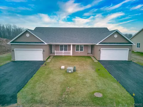 8191 Rachel Ct, Clay, NY 13027