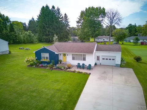 94 Whitcomb Rd, Fulton, NY 13069