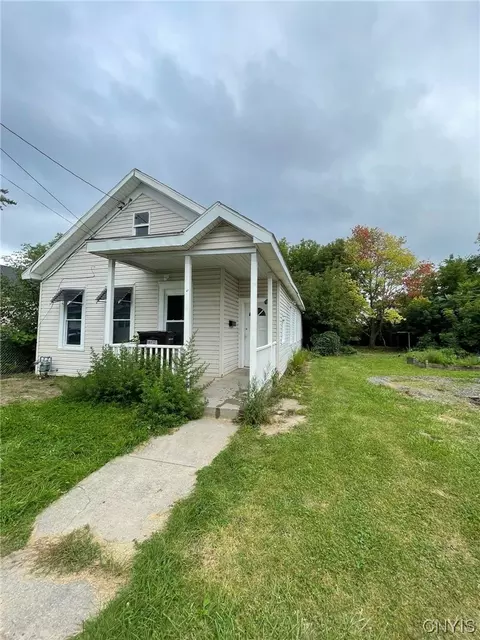 402 Craig St, Syracuse, NY 13208