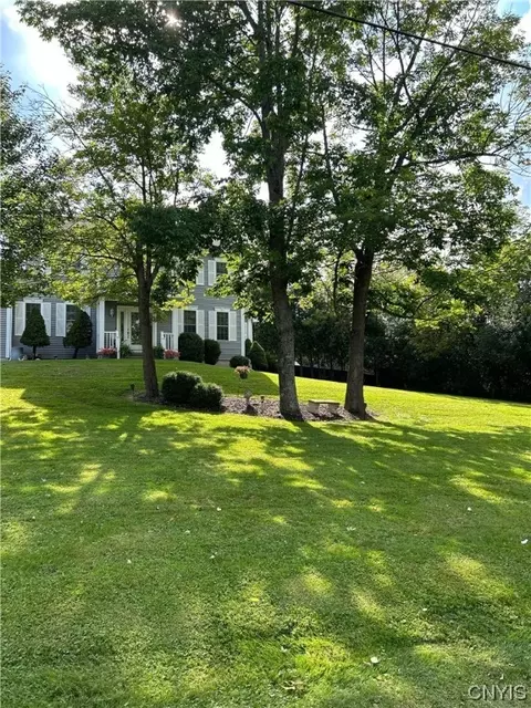 35 Taber Rd, New Hartford, NY 13413