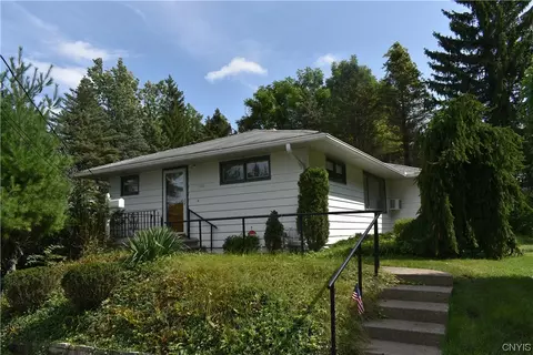 303 Stanton Ave, Geddes, NY 13209