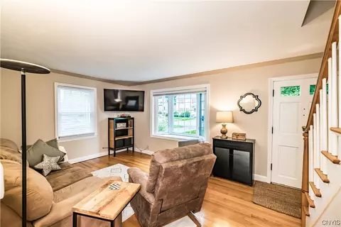 164 Brampton Rd, Syracuse, NY 13205 photo 9