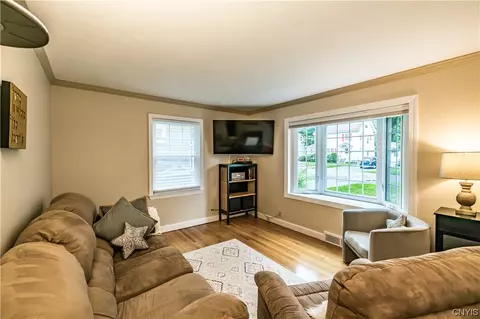 164 Brampton Rd, Syracuse, NY 13205 photo 8