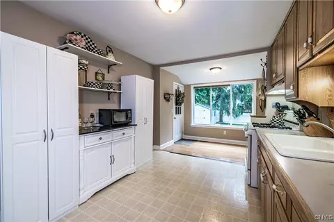 164 Brampton Rd, Syracuse, NY 13205 photo 17
