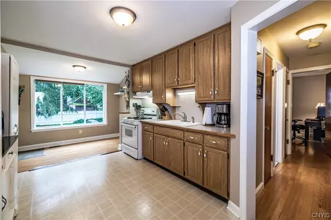 164 Brampton Rd, Syracuse, NY 13205 photo 18