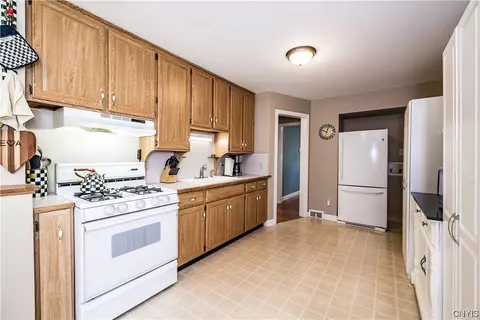 164 Brampton Rd, Syracuse, NY 13205 photo 16