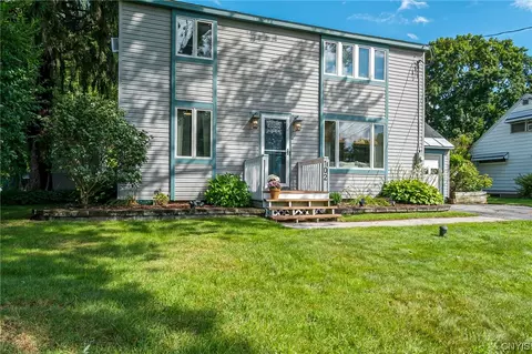102 Elizabeth Dr, Syracuse, NY 13212