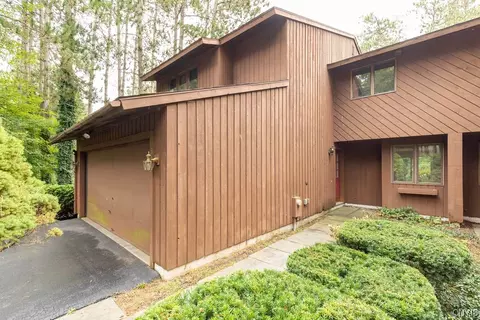 3224 Isle Of Pnes, Lysander, NY 13027
