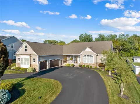 4590 Kingsford, Onondaga, NY 13215