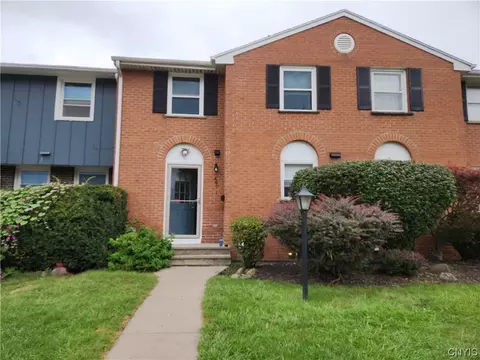 4277 Belmont Dr, Liverpool, NY 13090