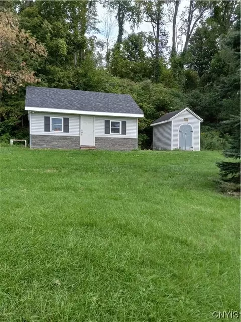 8522 Chaminade Rd, Marcy, NY 13403