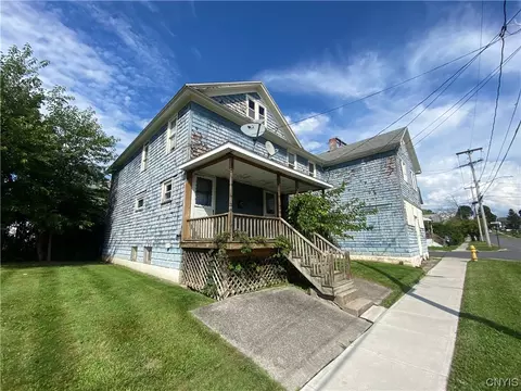 37 Perrine St, Auburn, NY 13021