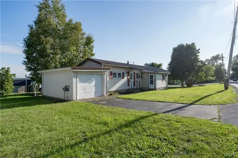 415 W Grove St, Dexter, NY 13634