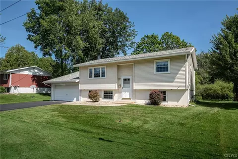7 Woodside Ter, Whitestown, NY 13492