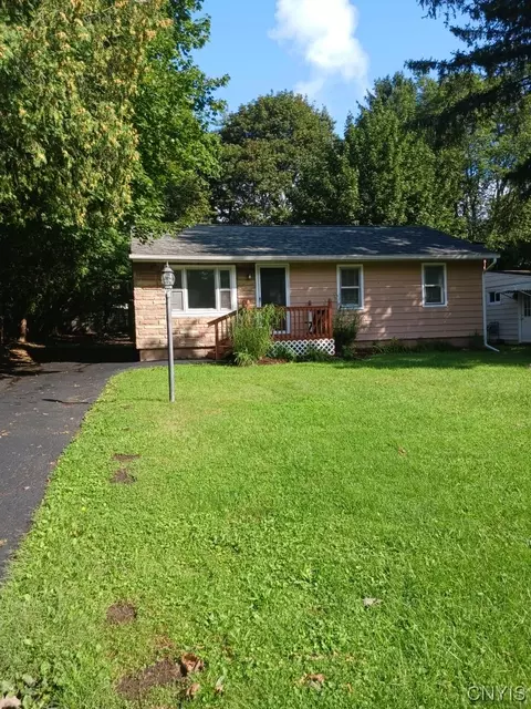 104 Rose Ln, Camillus, NY 13219