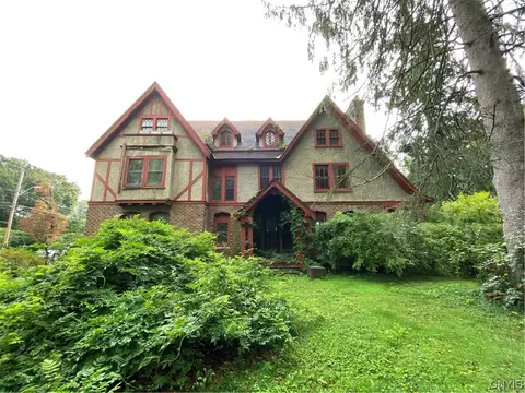 138 South St, Auburn, NY 13021