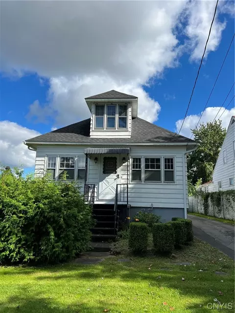 12 1st St, Whitestown, NY 13495