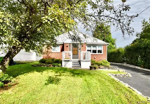 213 Wilmore Pl, Salina, NY 13208