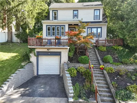 205 Carlton Rd, Syracuse, NY 13207