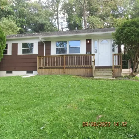 428 Fiore Dr, Utica, NY 13502