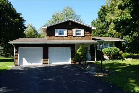 4989 Northfield Rd, Onondaga, NY 13215