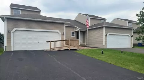 5113 Minuteman Ln, Salina, NY 13088