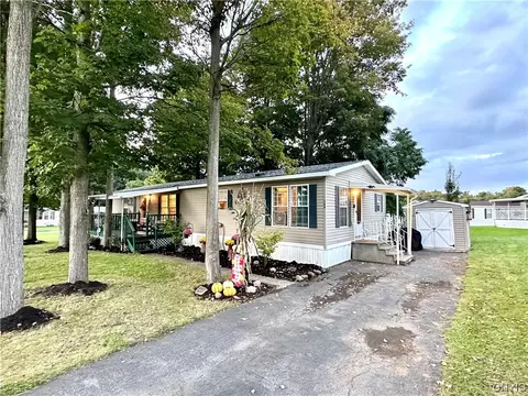 368 Matthew Dr, Clinton, NY 13323