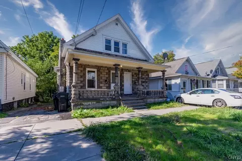 201 Griffiths St, Syracuse, NY 13208