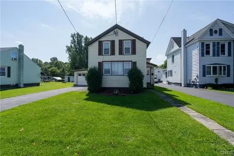 250 E Hoard St, Watertown, NY 13601