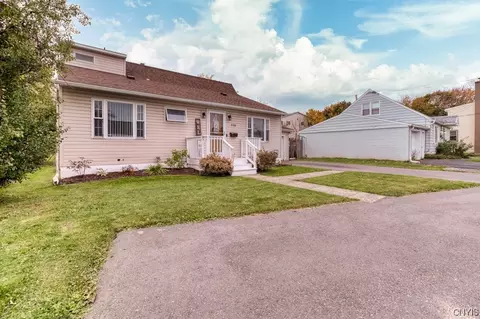 116 Lorenzo Dr, Salina, NY 13206