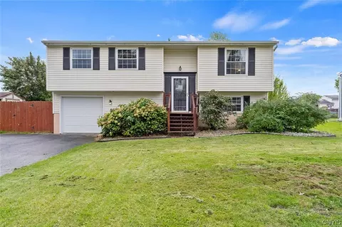 8407 Falcon Dr, Clay, NY 13090